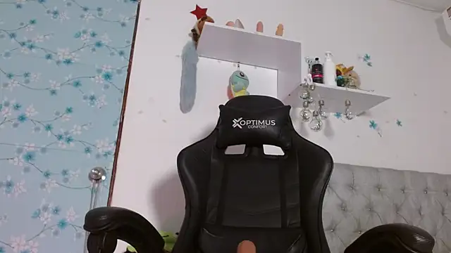 Snapshot of miss_valery2 chatting on 15, 9, 2025 miss valery2 online show from 15, 9, 2025