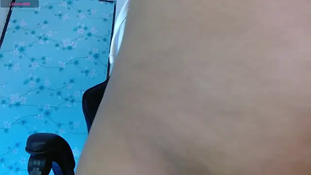 Snapshot of miss_valery2 chatting on 9, 10, 2025 miss valery2 online show from 9, 10, 2025