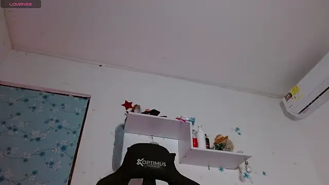 Snapshot of miss_valery2 chatting on 11, 10, 2025 miss valery2 online show from 11, 10, 2025