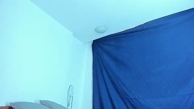 Snapshot of emiily15__ chatting on 16, 12, 2024 emiily15 online show from 16, 12, 2024