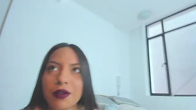 Snapshot of emiily15__ chatting on 28, 12, 2024 emiily15 online show from 28, 12, 2024