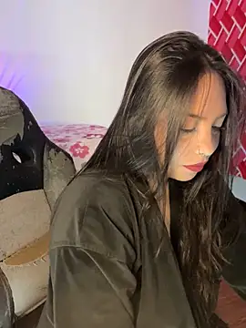 Snapshot of emiily15__ chatting on 12, 9, 2025 emiily15 online show from 12, 9, 2025