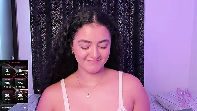 Snapshot of Adhara-zanne chatting on 5, 3, 2025 Adhara-zanne online show from 5, 3, 2025