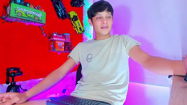 LilOwen  online show from 10, 10, 2025