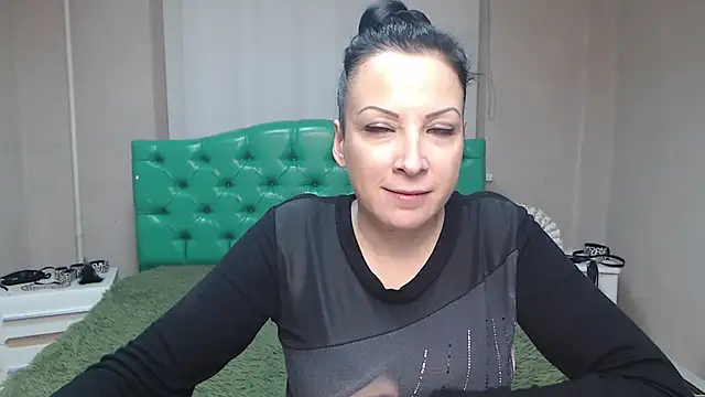 ElizabethSho online show from 8, 12, 2024