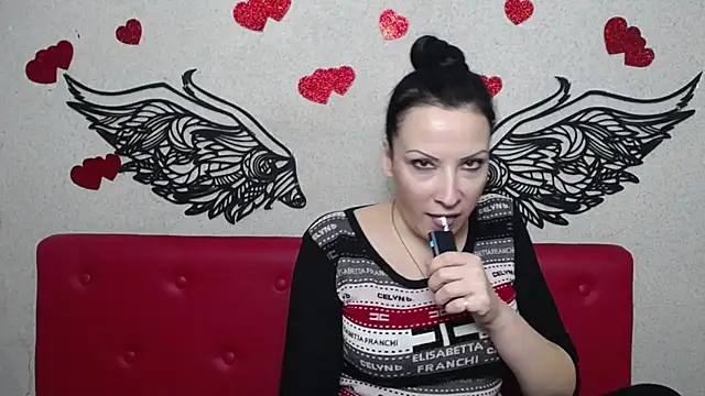 ElizabethSho online show from 6, 3, 2025