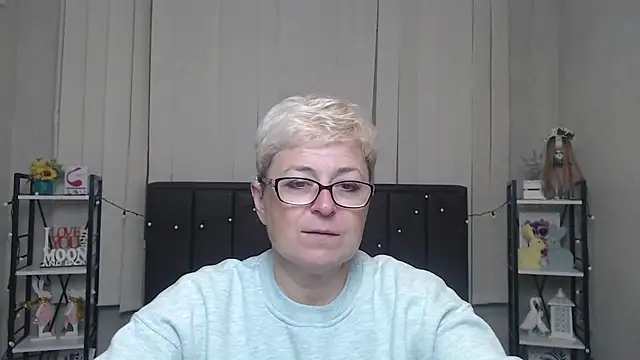 EmiliaGree online show from 10, 10, 2025