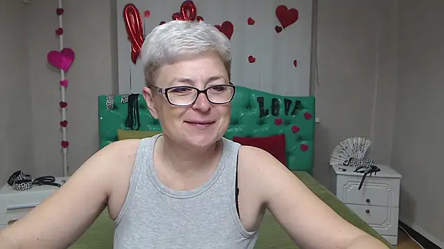 EmiliaGree online show from 19, 10, 2025