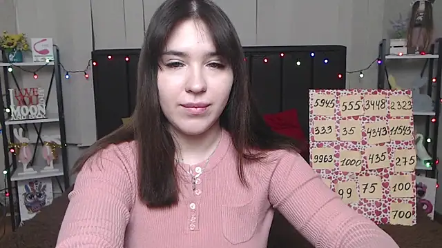 LauraHlot online show from 5, 2, 2025