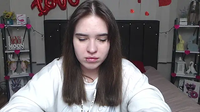 LauraHlot online show from 7, 3, 2025