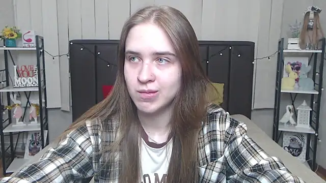 LauraHlot online show from 22, 9, 2025