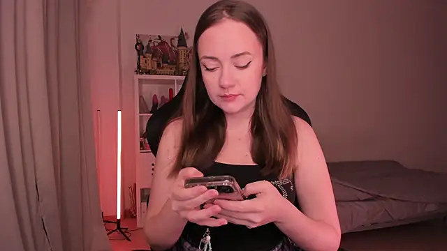 Snapshot of WalkingGirl chatting on 4, 2, 2025 WalkingGirl online show from 4, 2, 2025