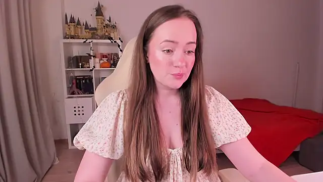 Snapshot of WalkingGirl chatting on 4, 11, 2025 WalkingGirl online show from 4, 11, 2025