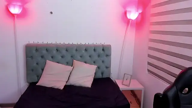 Camiila Osorio online show from 31, 1, 2025