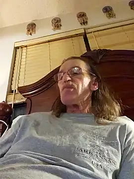 Snapshot of coolbrease10 chatting on 31, 12, 2024 coolbrease10 online show from 31, 12, 2024