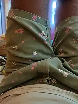 Snapshot of boy_BeardGallery chatting on 10, 10, 2025 boy BeardGallery online show from 10, 10, 2025