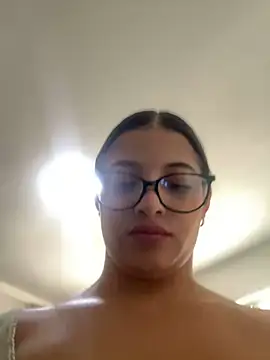 Snapshot of Arilw chatting on 4, 1, 2025 Arilw online show from 4, 1, 2025