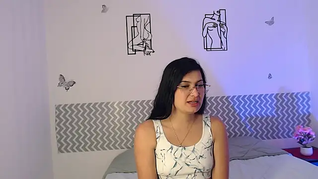 cloehonney online show from 8, 9, 2025