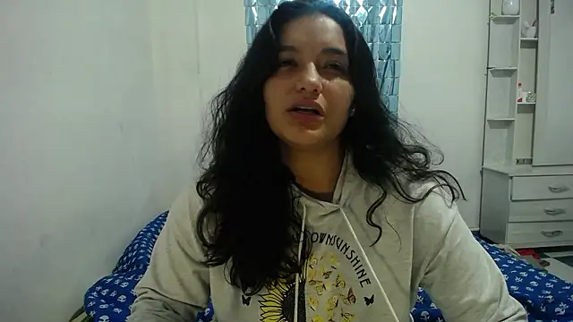 Laurenkenner  online show from 2, 12, 2024