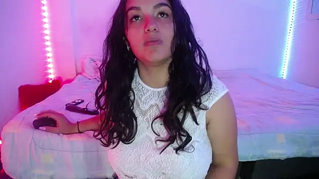 Laurenkenner  online show from 13, 3, 2025