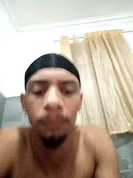 Snapshot of 29YOURZ_28_ chatting on 4, 12, 2024 29YOURZ 28 online show from 4, 12, 2024