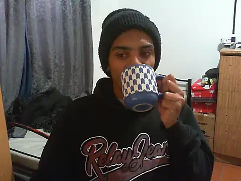 Snapshot of 29YOURZ_28_ chatting on 19, 9, 2025 29YOURZ 28 online show from 19, 9, 2025