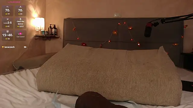 MissisNorris online show from 4, 11, 2025