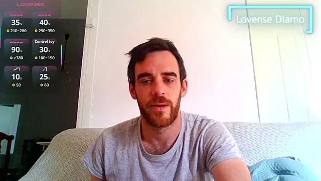 Snapshot of _NakedChef_ chatting on 29, 10, 2025 NakedChef online show from 29, 10, 2025