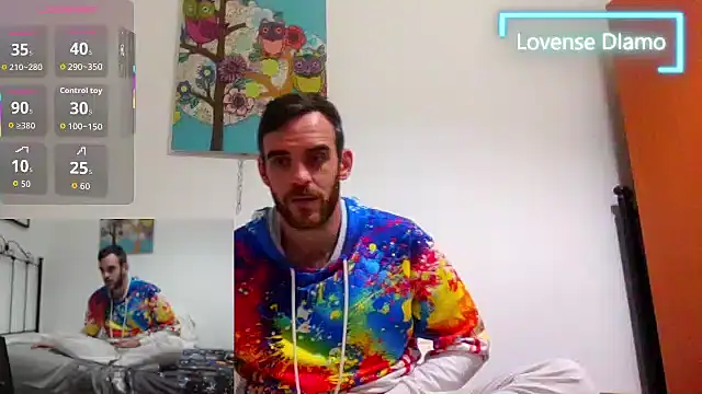 Snapshot of _NakedChef_ chatting on 17, 12, 2025 NakedChef online show from 17, 12, 2025