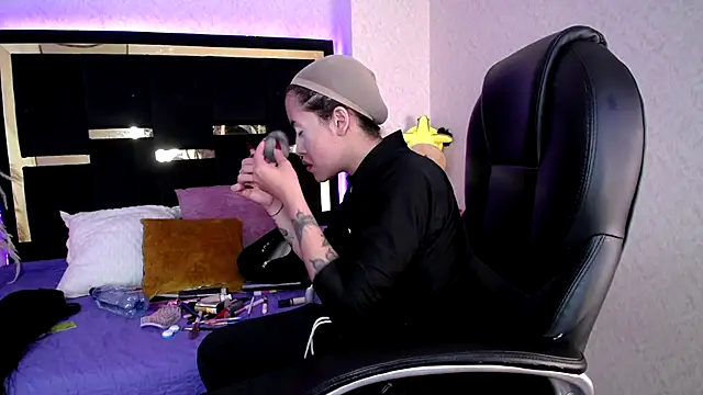 Bunny O online show from 11, 11, 2025