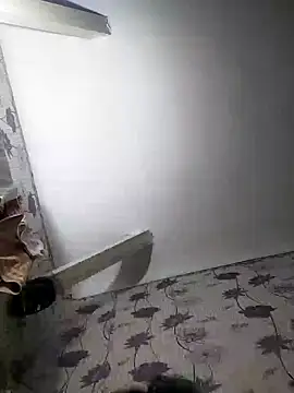 Snapshot of SweetLeila40 chatting on 5, 1, 2025 SweetLeila40 online show from 5, 1, 2025