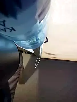 Snapshot of SweetLeila40 chatting on 10, 1, 2025 SweetLeila40 online show from 10, 1, 2025