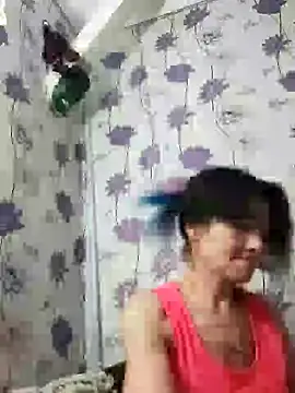 Snapshot of SweetLeila40 chatting on 11, 2, 2025 SweetLeila40 online show from 11, 2, 2025