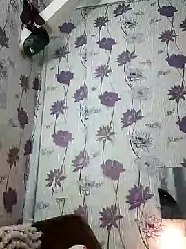 Snapshot of SweetLeila40 chatting on 11, 2, 2025 SweetLeila40 online show from 11, 2, 2025