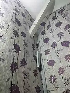 Snapshot of SweetLeila40 chatting on 28, 2, 2025 SweetLeila40 online show from 28, 2, 2025