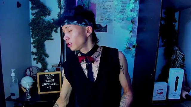 Snapshot of juniior_2311_ chatting on 11, 3, 2025 juniior 2311  online show from 11, 3, 2025