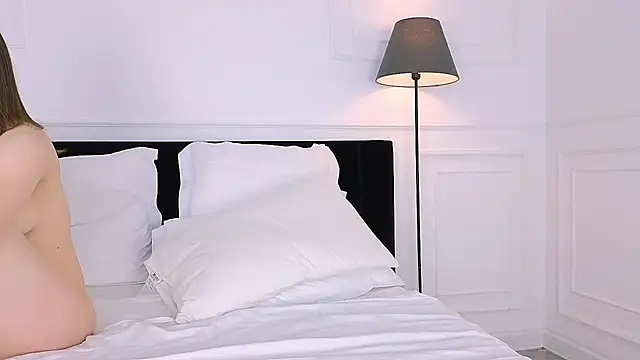 Snapshot of MoonAngelic chatting on 17, 2, 2025 MoonAngelic online show from 17, 2, 2025