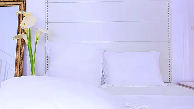 Snapshot of MoonAngelic chatting on 6, 3, 2025 MoonAngelic online show from 6, 3, 2025