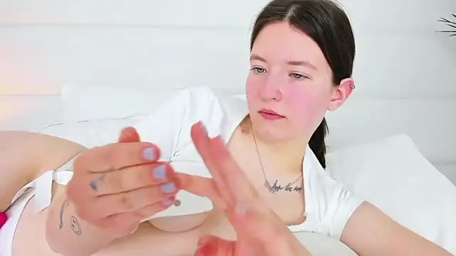 Snapshot of MoonAngelic chatting on 13, 3, 2025 MoonAngelic online show from 13, 3, 2025