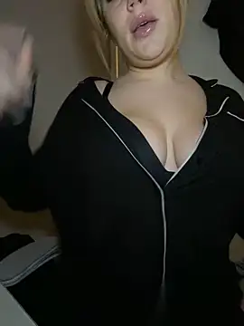 Snapshot of lilylush24 chatting on 7, 1, 2025 lilylush24 online show from 7, 1, 2025