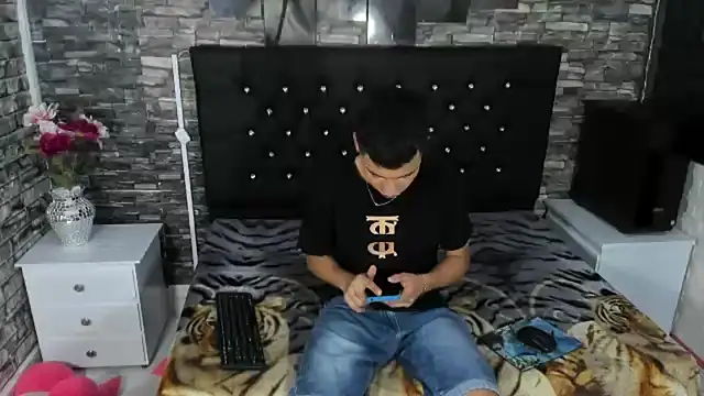 Snapshot of salvadorgomezx chatting on 15, 12, 2024 salvadorgomezx online show from 15, 12, 2024