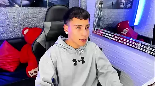 Snapshot of salvadorgomezx chatting on 8, 1, 2025 salvadorgomezx online show from 8, 1, 2025