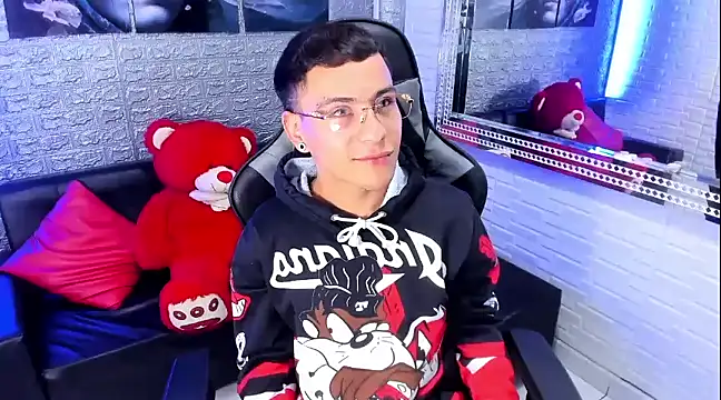 Snapshot of salvadorgomezx chatting on 10, 1, 2025 salvadorgomezx online show from 10, 1, 2025