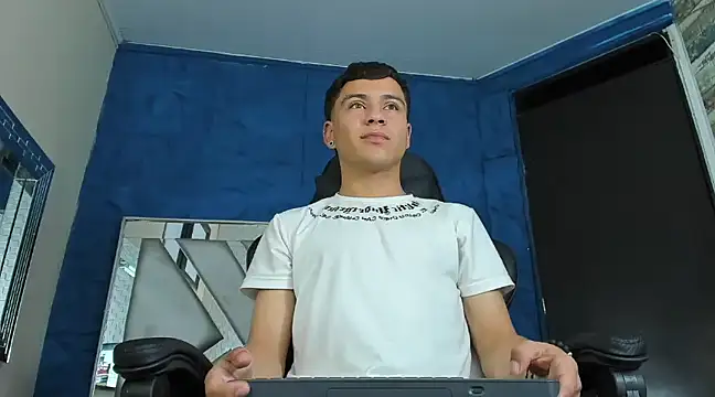 Snapshot of salvadorgomezx chatting on 23, 1, 2025 salvadorgomezx online show from 23, 1, 2025