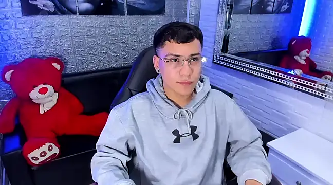 Snapshot of salvadorgomezx chatting on 4, 2, 2025 salvadorgomezx online show from 4, 2, 2025