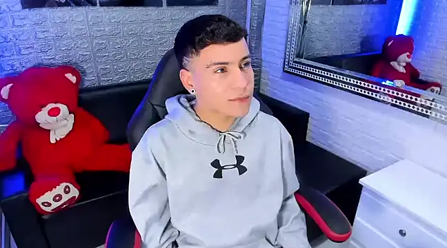 Snapshot of salvadorgomezx chatting on 4, 2, 2025 salvadorgomezx online show from 4, 2, 2025