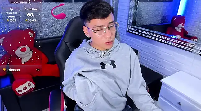 Snapshot of salvadorgomezx chatting on 4, 2, 2025 salvadorgomezx online show from 4, 2, 2025