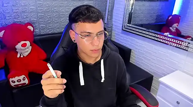 Snapshot of salvadorgomezx chatting on 18, 2, 2025 salvadorgomezx online show from 18, 2, 2025