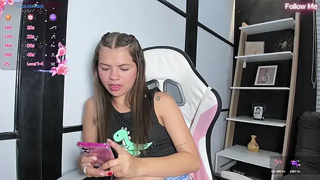 Snapshot of PaigeJayden chatting on 25, 1, 2025 PaigeJayden online show from 25, 1, 2025