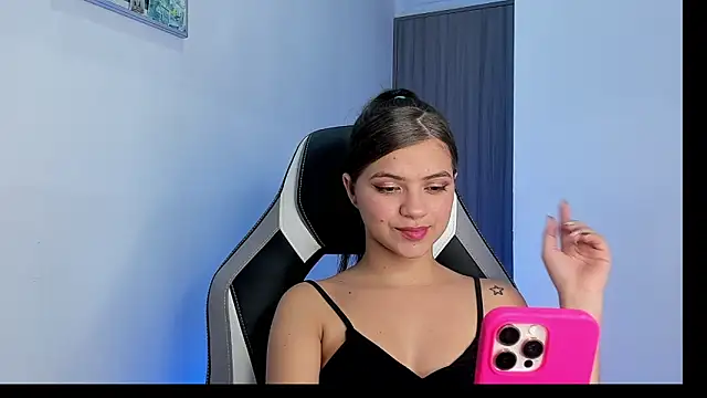 Snapshot of PaigeJayden chatting on 30, 10, 2025 PaigeJayden online show from 30, 10, 2025